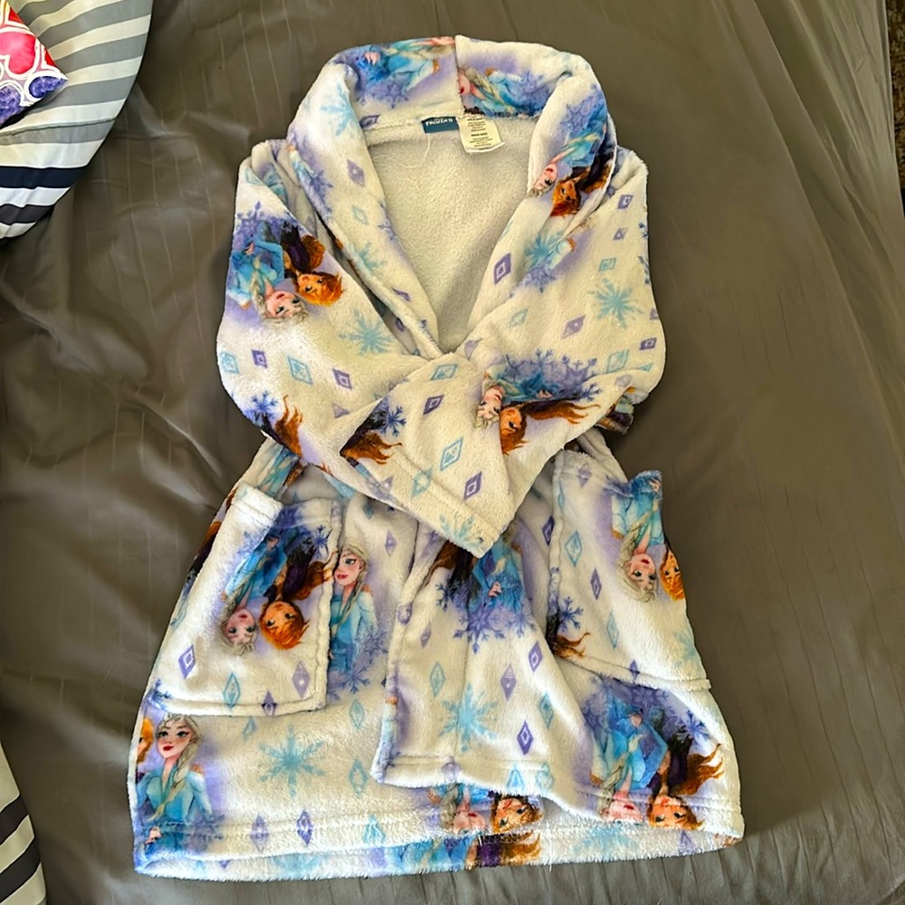 Gently used frozen 2 - still super soft cozy bathrobe girls